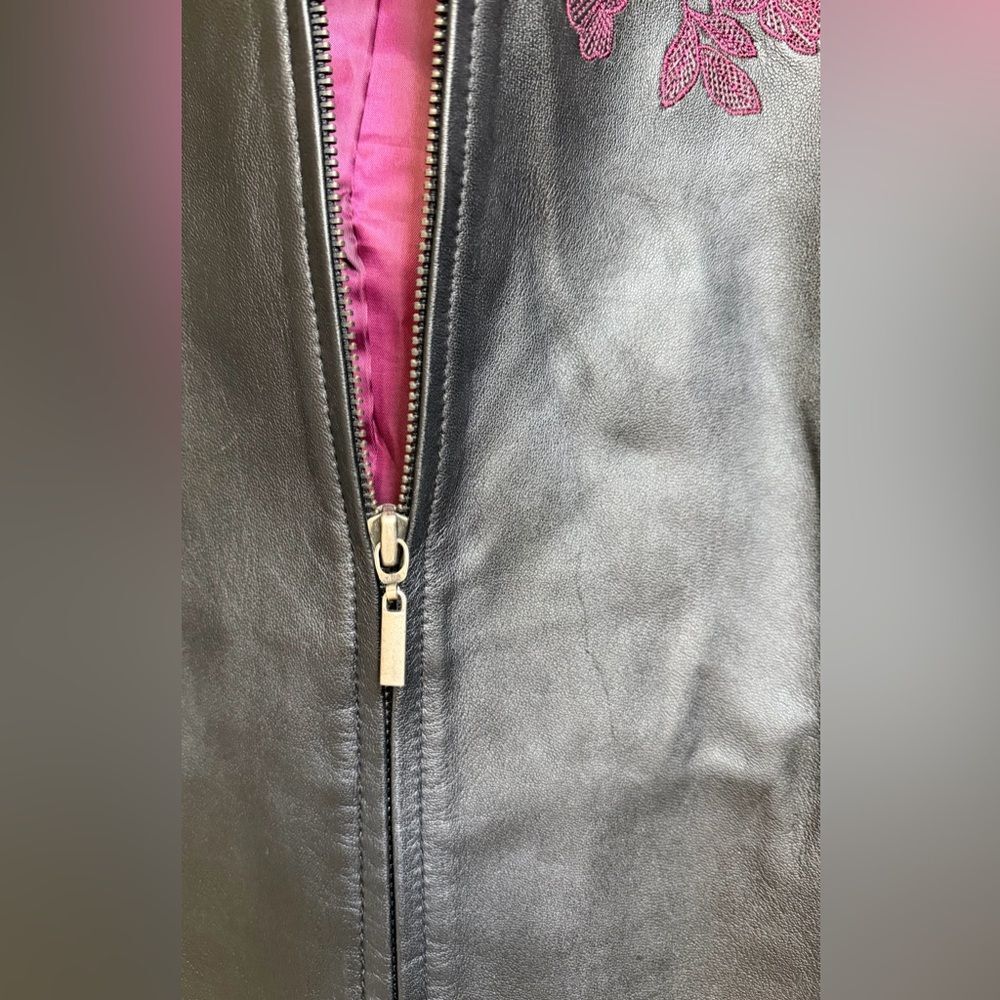 Jaclyn Smith Leather Jacket L Embroidered Black Purple Zip Women’s Edgy Moto - Picture 4 of 7